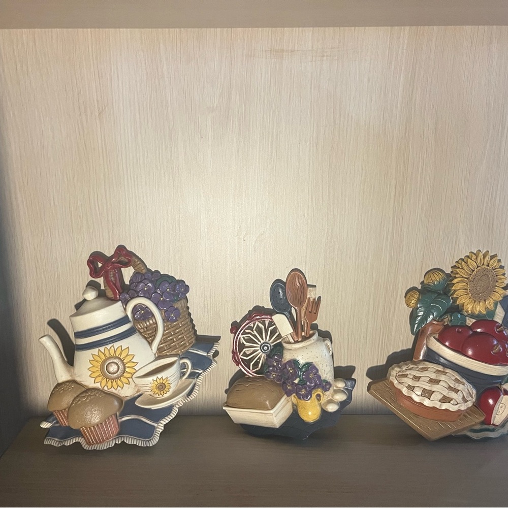 Ceramic Kitchen Decor Trio with Sunflower & Fruit Motifs
